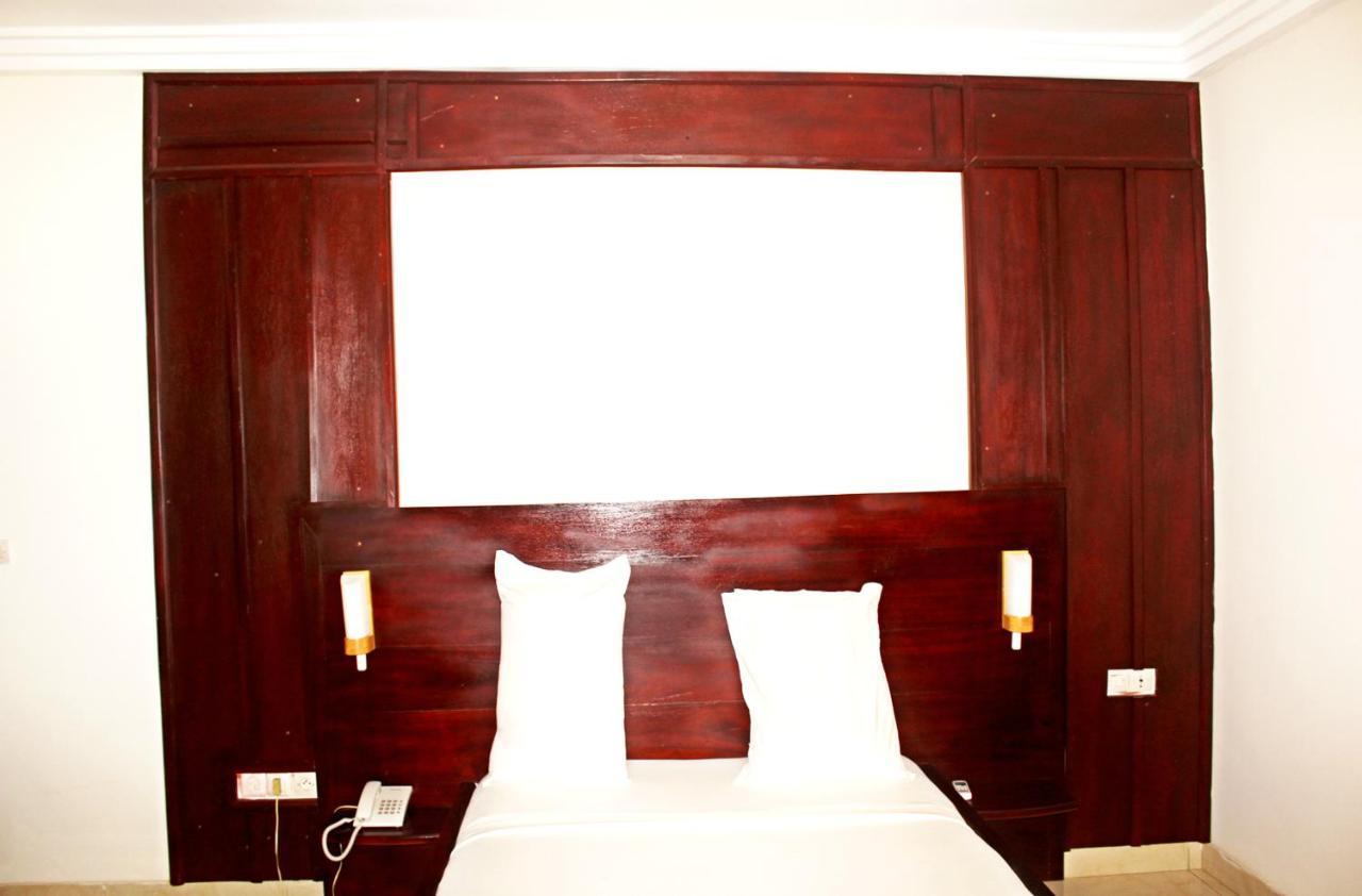 Hotel Ganiela Kpalime ภายนอก รูปภาพ