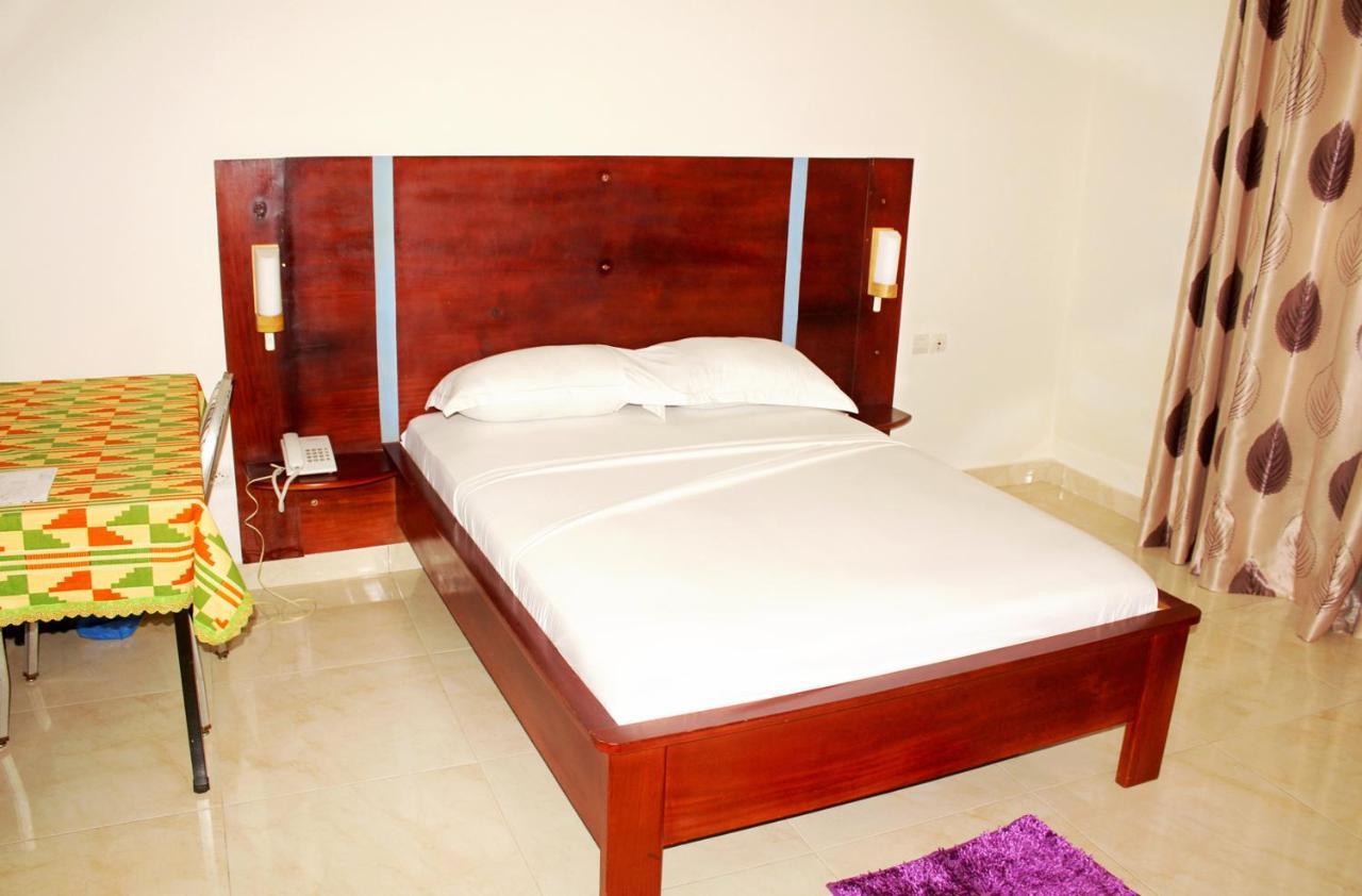 Hotel Ganiela Kpalime ภายนอก รูปภาพ