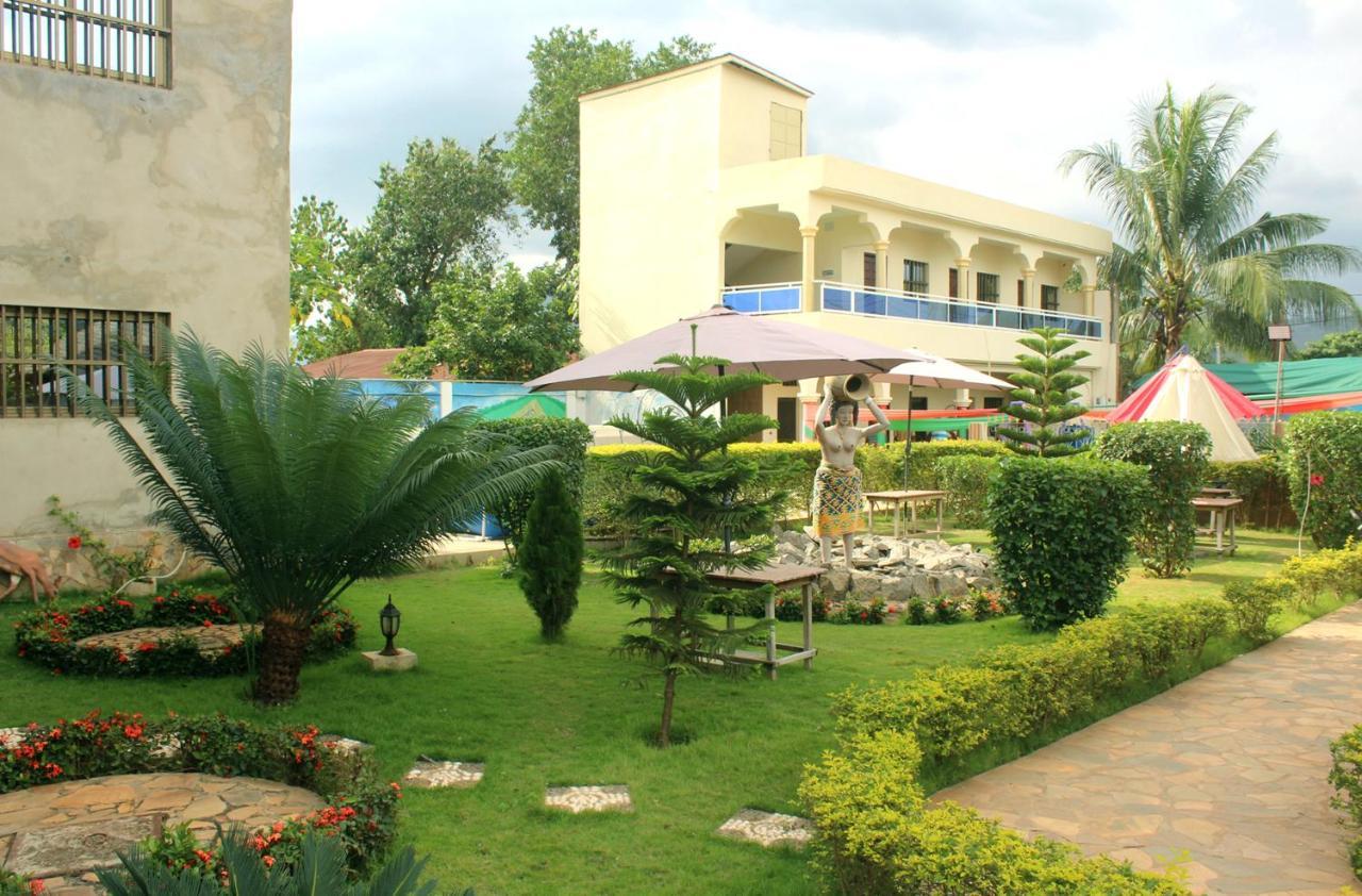 Hotel Ganiela Kpalime ภายนอก รูปภาพ